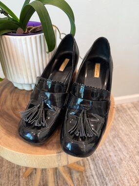 Tahari Black Patent Tassel Loafer Heels
